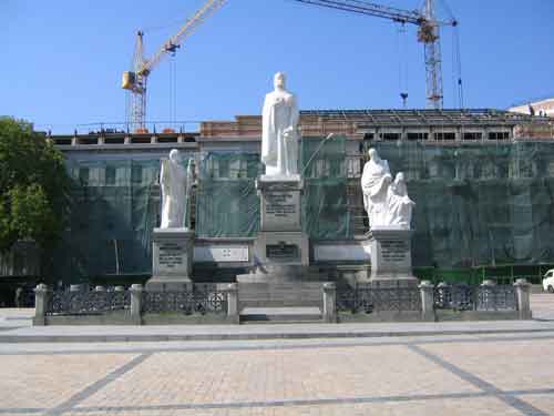 Photo of Princess Olga statue in Kiev